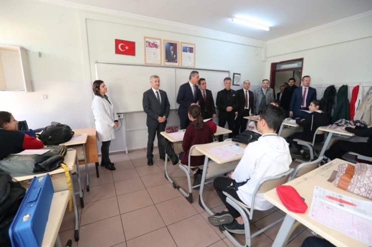 Başkan Tahmazoğlu Kds Öncesi Öğrencilere Moral Verdi