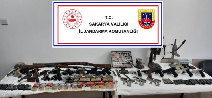 Sakarya’da Silah Ve Mühimmat Operasyonu: 3 Gözaltı