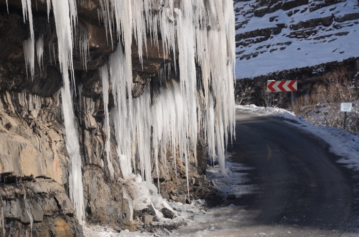 Beytüşşebap’ta Ekiplerin Sarkıt Nöbeti