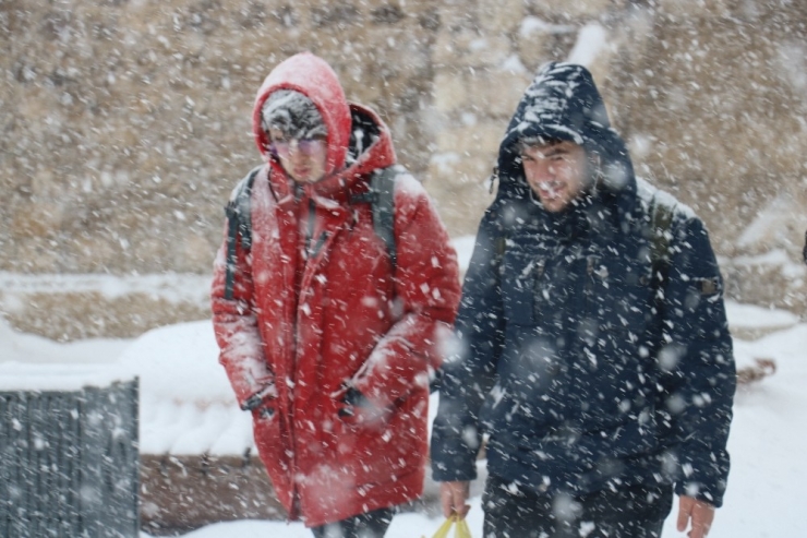 Sivas’ta Yoğun Kar Yağışı
