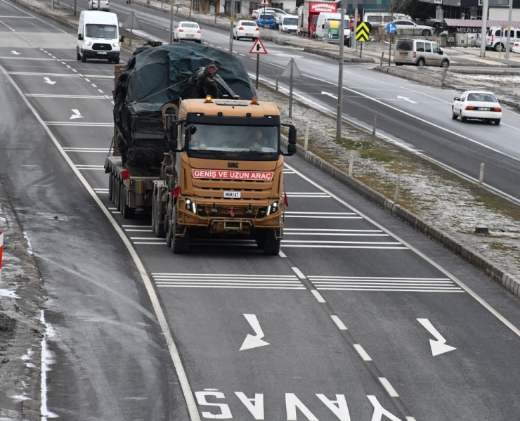 Sınıra Zırhlı Araç Sevkiyatları Sürüyor