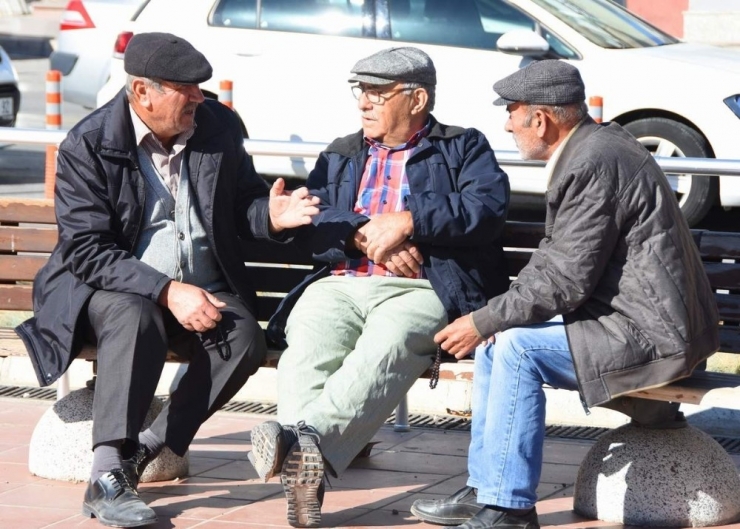 Aliağa’da Genç Nüfus Azaldı Yaşlı Nüfus Arttı