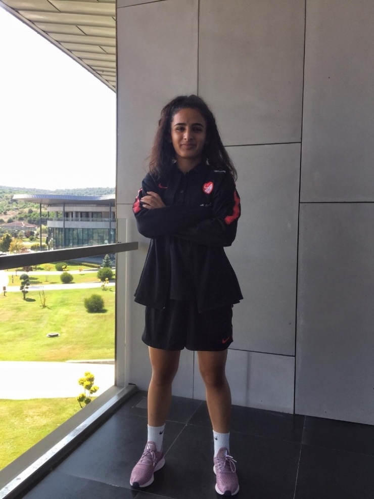 U17 Kız Milli Takımı’nın İsviçre Maçları Aday Kadrosu Açıklandı