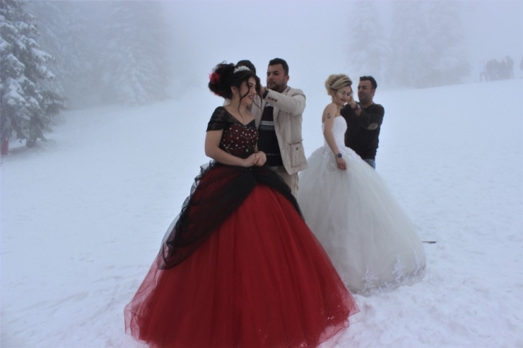 Uludağ’da Herkes Kaydı, Onlar Gelin Saçı Yaptı