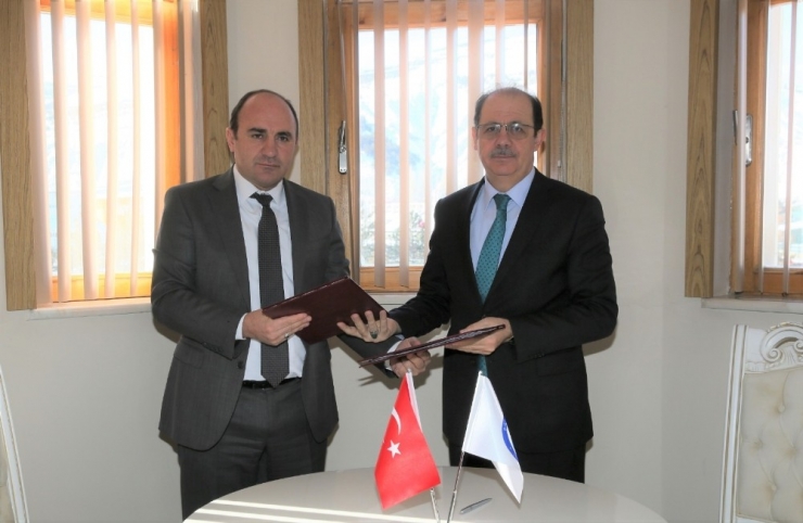 Üniversite İle Orman Müdürlüğü Arasında İşbirliği Protokolü İmzalandı