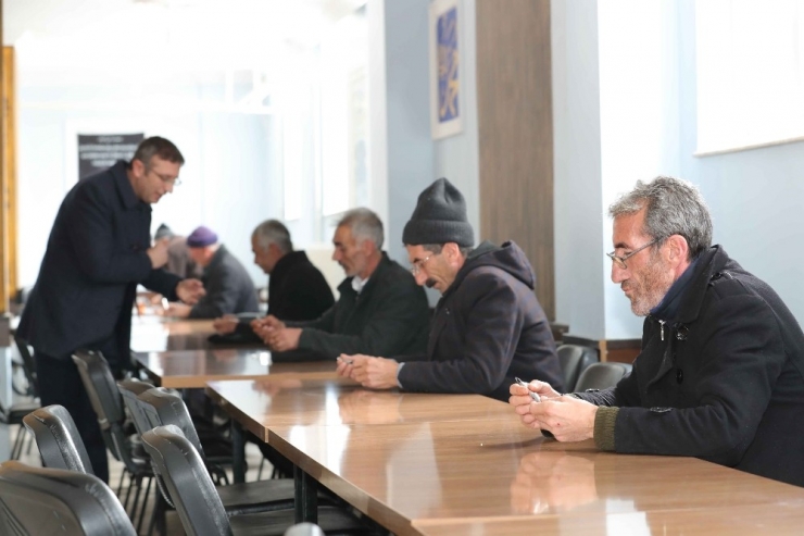 İpekyolu’nda Mahalleler Arası Bilgi Yarışması