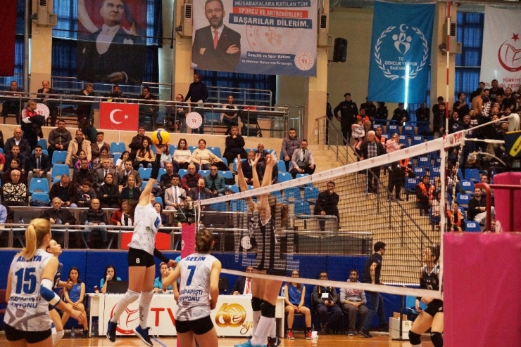 Vestel Venüs Sultanlar Ligi: Aydın Büyükşehir Belediyespor: 3 - Beşiktaş: 0