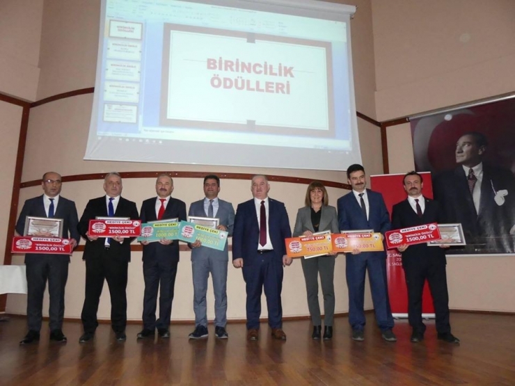 Zonguldak’ta Dereceye Giren Okullara Plaket