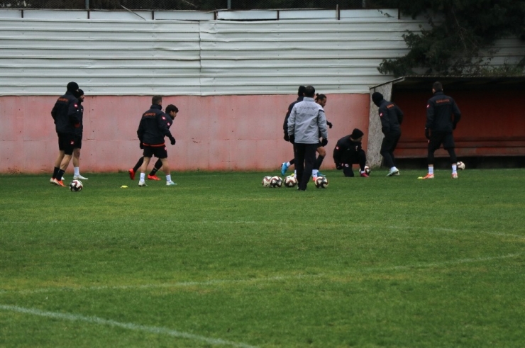 Eyüp Arın: “Seri Galibiyetler Yakalamamız Lazım”