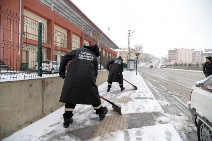 Altındağ’da 24 Saat Kar Nöbeti