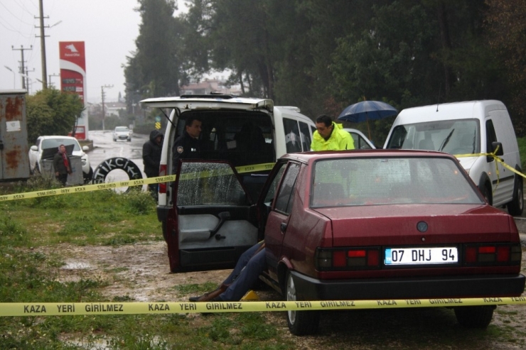 Turizm Çalışanı Otomobilinde Ölü Bulundu