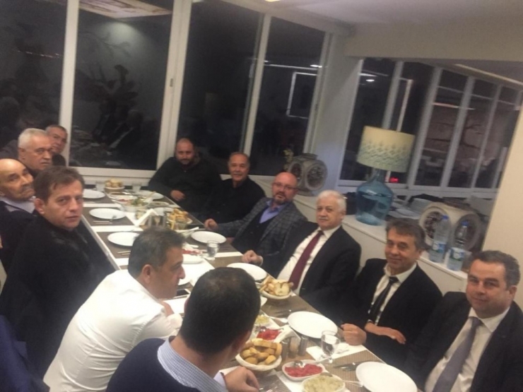 Oda Başkanlıkları Ve Belediye Yemekte Bir Araya Geldi