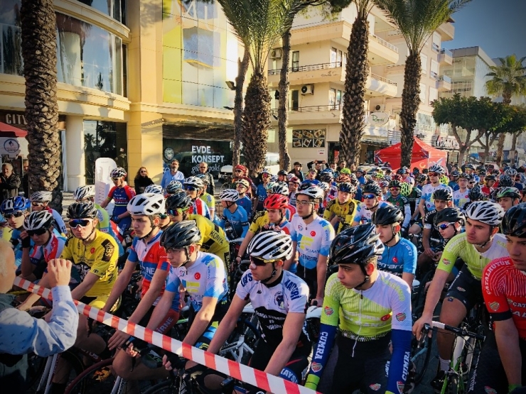 Denizlili Bisikletçiler Sezona Hızlı Başladı