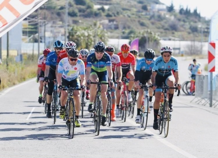 Denizlili Bisikletçiler Sezona Hızlı Başladı