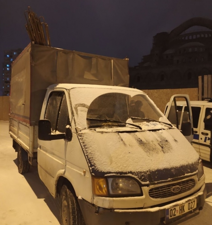 Cami İnşaatından Demir Çalan Şüpheliler Yakalandı