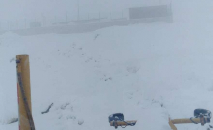 Belediye Ekipleri Geceyi Yollarda Geçirdi