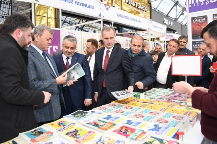 İnegöl’de Kitap Şöleni