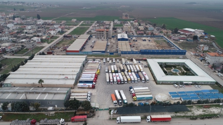 Türkiye’den İdlib’e 85 Tır İnsani Yardım