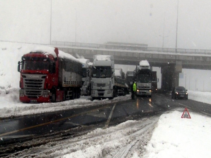 Malatya Yolu Tır Trafiğine Kapatıldı