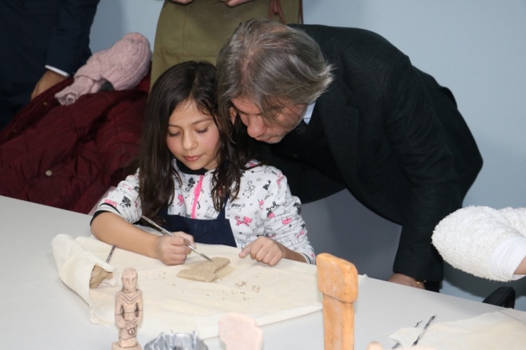 Şanlıurfa’da İki Kütüphane Hizmete Açıldı