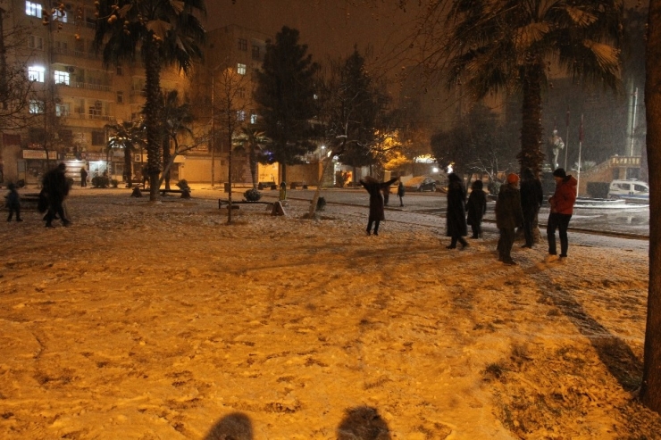 Mardin Kızıltepe 6 Yıl Aradan Sonra Beyaza Büründü