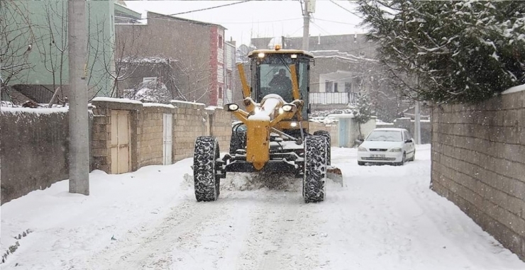 Mazıdağı’nda Yoğun Kar Ve Tipi Hayatı Olumsuz Etkiledi