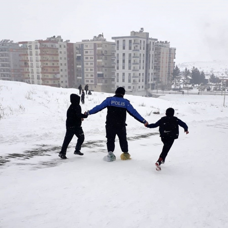 Midyat Polisi, Çocukların Eğlencesine Ortak Oldu