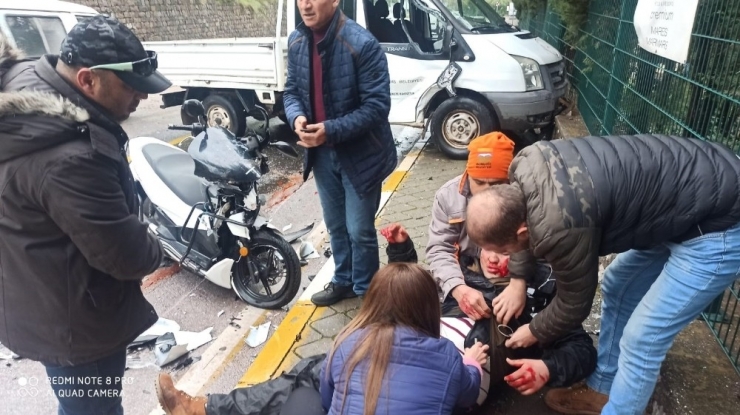 Motosiklet Sürücüsünün Hayatını Kask Kurtardı