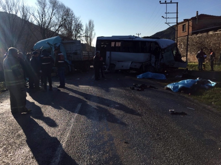 İzmir’deki Korkunç Kazada Ölenlerin Kimlikleri Belli Oldu