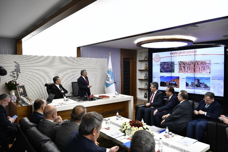 Milli Eğitim Bakanı Büyükşehir’de