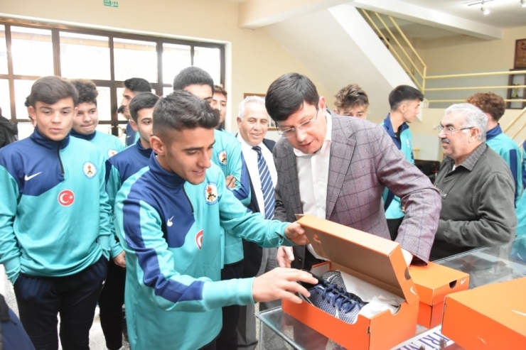 Başkan Özcan Sözünü Tuttu