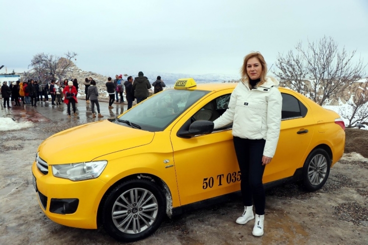 Şoför Nebahat’ı Örnek Aldı, Taksi Şoförü Oldu