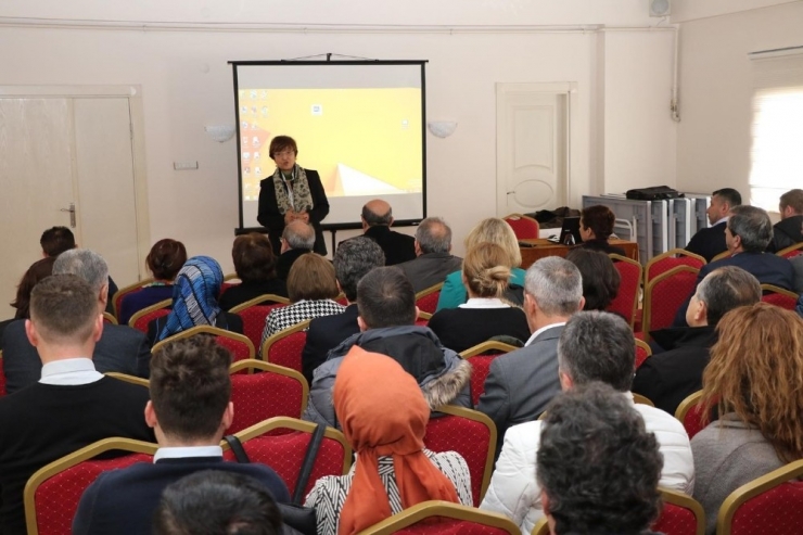 "İletişim Becerileri Ve Beden Dili Eğitimi"