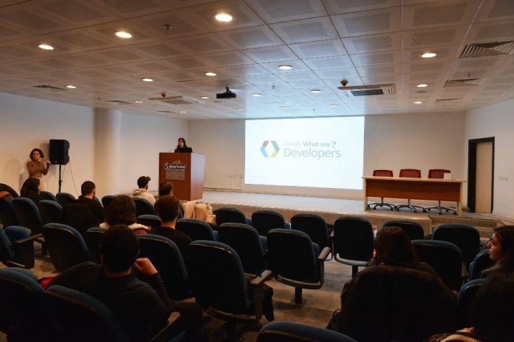 Geliştirici Öğrenci Topluluğu Tanıtım Etkinliğinde Buluştu