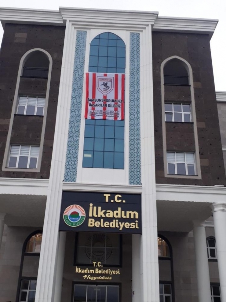 İlkadım Kırmızı-beyaz