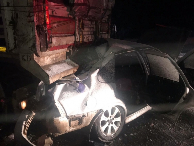 Kar Beraberinde Kazayı Da Getirdi: 3 Ölü, 1 Yaralı