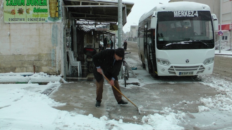 Suriye Sınırında 7 Yıl Sonra Kar Sevinci