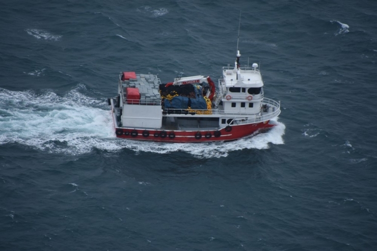 Fırtınaya Yakalanan Balıkçı Gemisinin Zor Anları