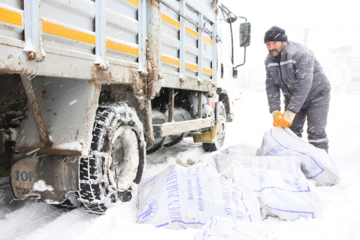 Soğuk Kış Gününde İhtiyaç Sahipleri Unutulmadı