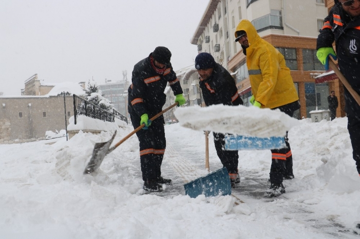 Kar Kalınlığı Yarım Metreye Ulaştı