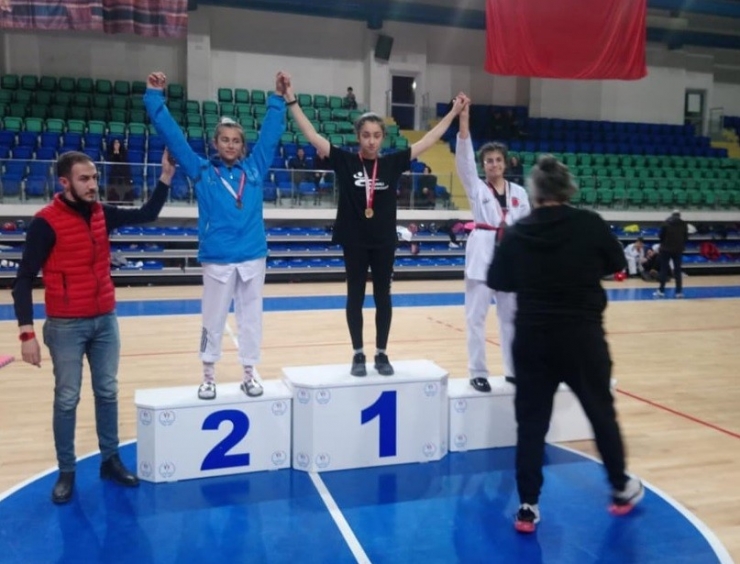 Tavşanlı Taekwondo Sporcularının Başarısı