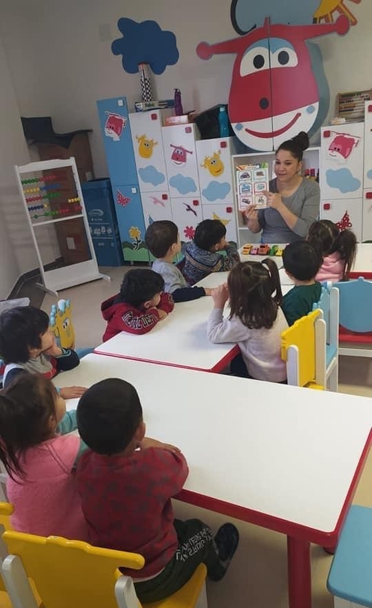 Toroslar’daki Kreşte Çocular Eğleniken Öğreniyor