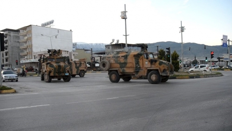 Sınıra Zırhlı Araç Ve Komando Sevkiyatı