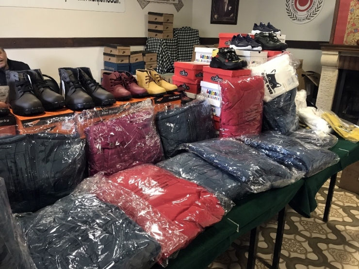 İstanbul’da Emekli Polislerden Elazığ’a Yardım