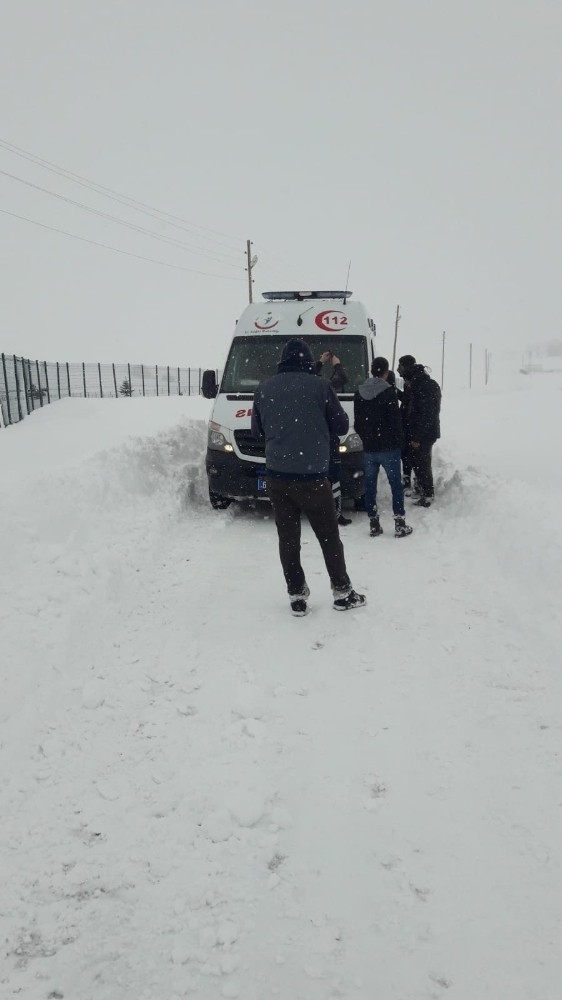 Başkan Akman, Yol Açma Çalışmalarını Yerinde İnceledi