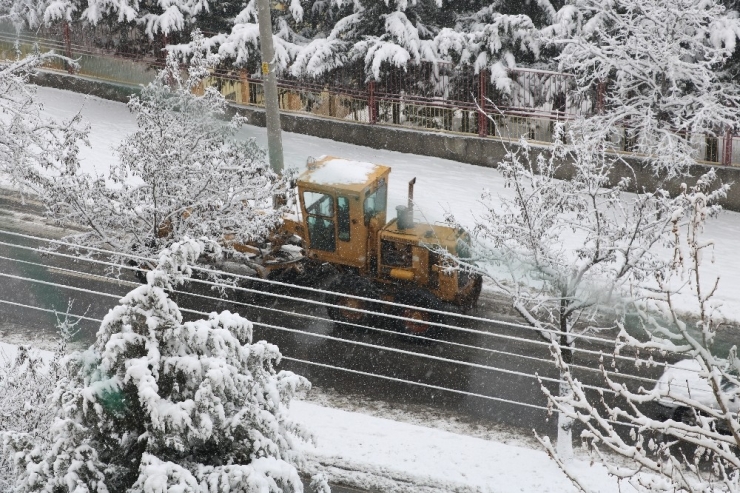 Kar Kazaları Da Beraberinde Getirdi