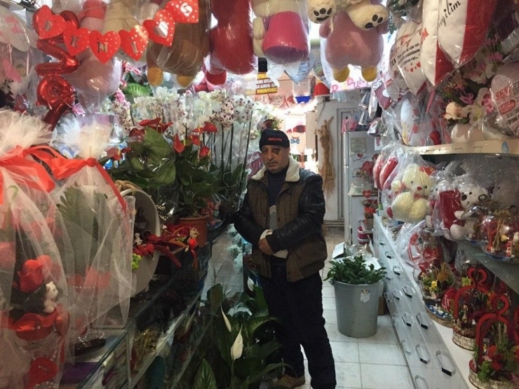 Çiçekçiler 14 Şubat’a Hazır