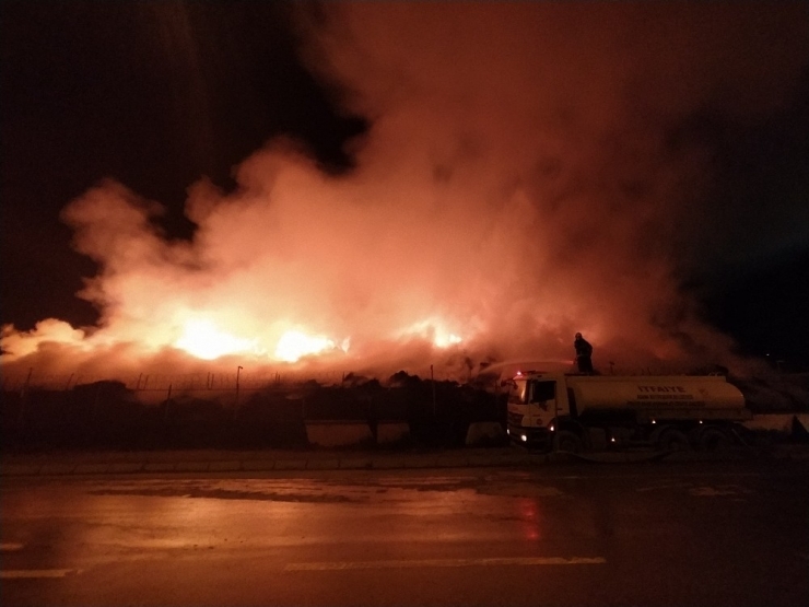 Pamuk Yağı Fabrikasındaki Yangın 1 Gündür Sürüyor