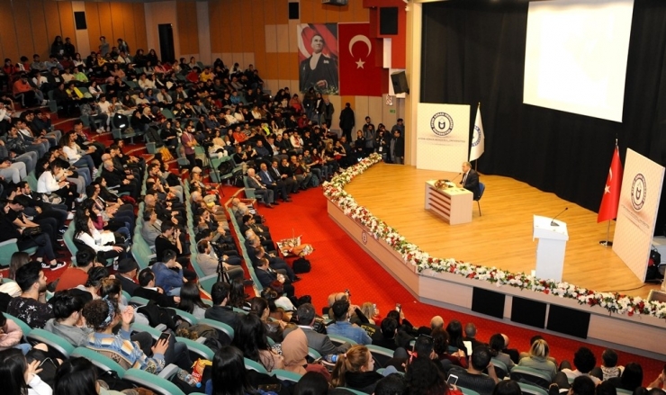 Adü’de Hukuk, Siyaset Ve Sanat Konuşuldu