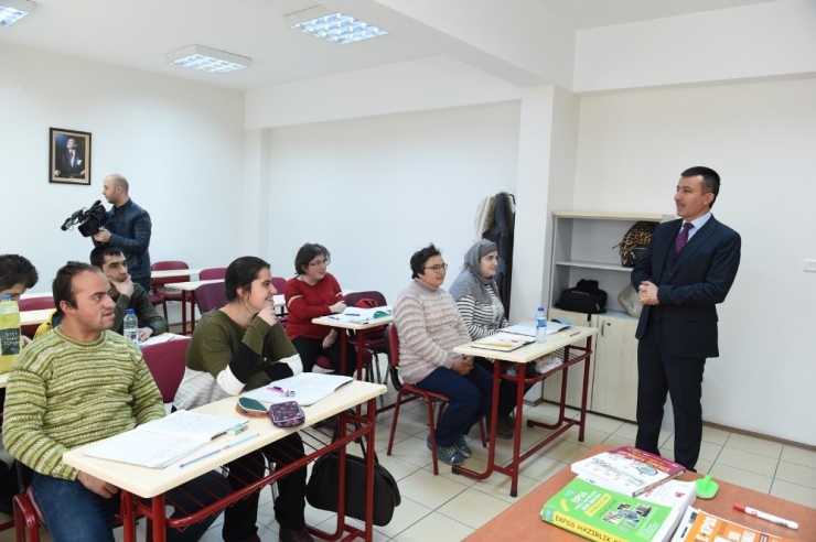 Engelliler İçin Kpss Kursu Başladı